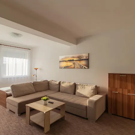 Deli Terasz C Free Parking, Self-check-in Anytime * גיור