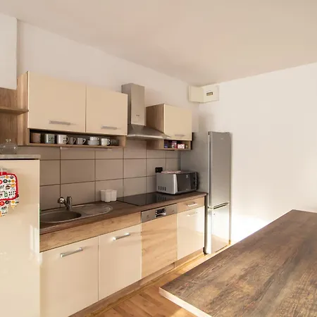 Deli Terasz C Free Parking, Self-check-in Anytime דירה