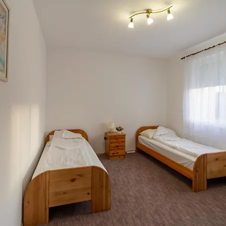 Deli Terasz C Free Parking, Self-check-in Anytime