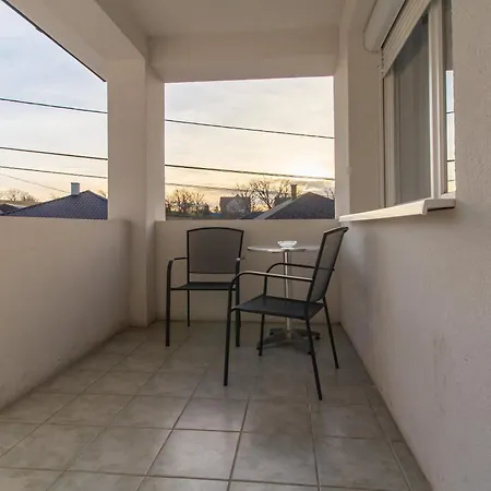 Deli Terasz C Free Parking, Self-check-in Anytime דירה גיור